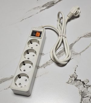 [중고] 대현코퍼레이션 DH-2049NT 4구 접지 1.5M 멀티탭