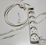 [중고] 대현코퍼레이션 SWS-2058N 5구 접지 1.5M 멀티탭